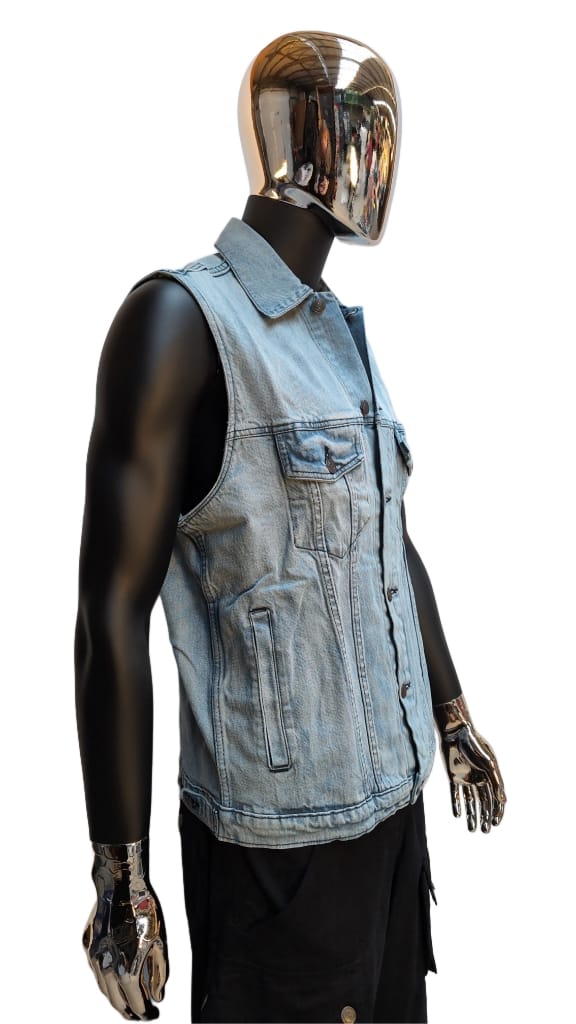 Kutte Hellblau Halle15 Clothes