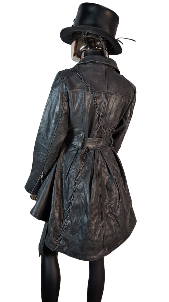 Ledermantel Wasteland Stacheldraht